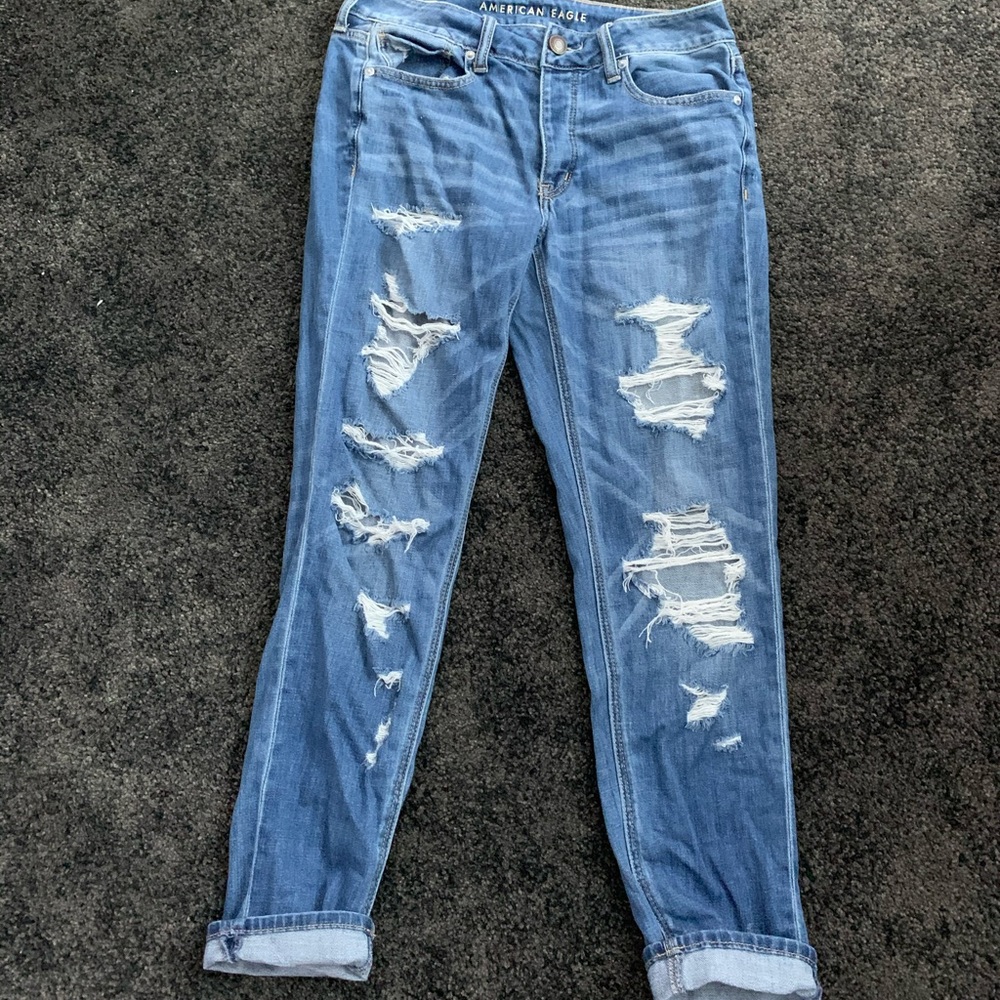 american eagle ripped tomgirl jeans
